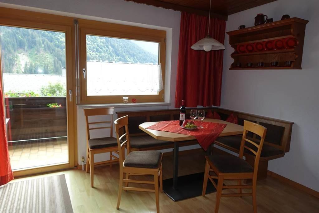 Haus Lifinar - Carmen Juen Appartement Sankt Gallenkirch Buitenkant foto